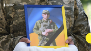 На Миколаївщині: остання шана хороброму воїну Сергію Рябошапці.