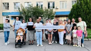 Південноукраїнці рятують пологовий і дитячий: мітинг проти закриття