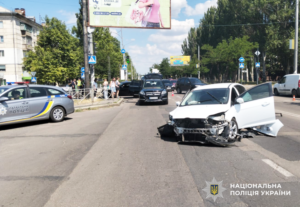 У Миколаєві: Ford і Hyundai зіткнулися, є постраждалі. Деталі та фото.