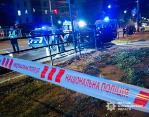 Миколаїв: кров на ходу. Розстріл у авто забрав життя двох.