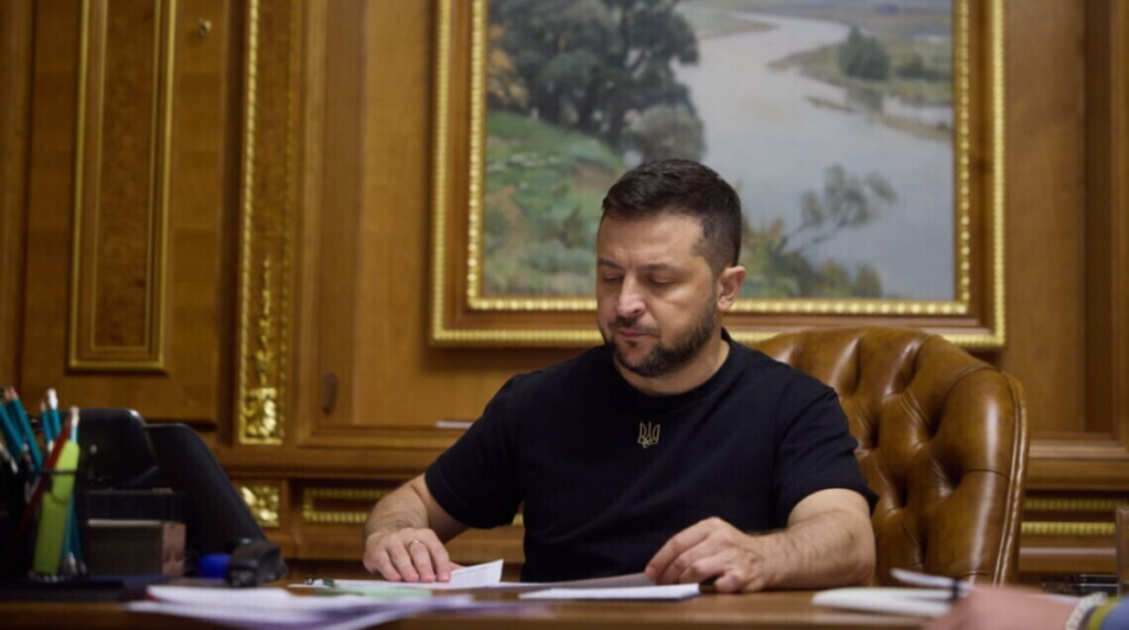 Президент змінив очільників Київщини та Миколаївщини: хто тимчасово керуватиме областями