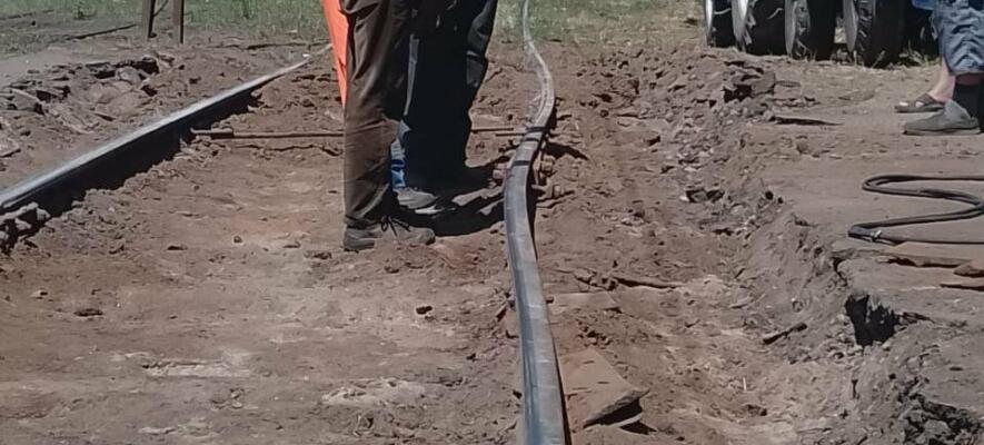 Спека деформувала трамвайні рейки в Миколаєві: колійники оперативно усунули проблему.