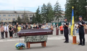 У Первомайську прощалися з Миколою Микитіним, героєм штурмової бригади «Лють»