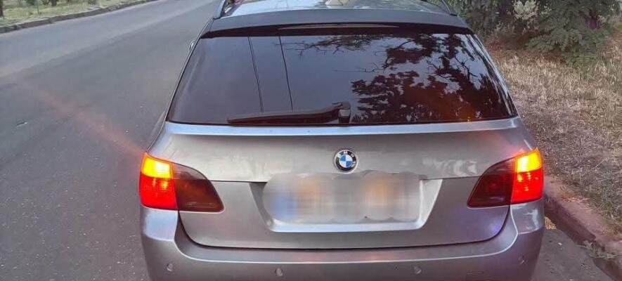 Зухвалий водій BMW без прав та з чужими номерами: затримано у Миколаєві.